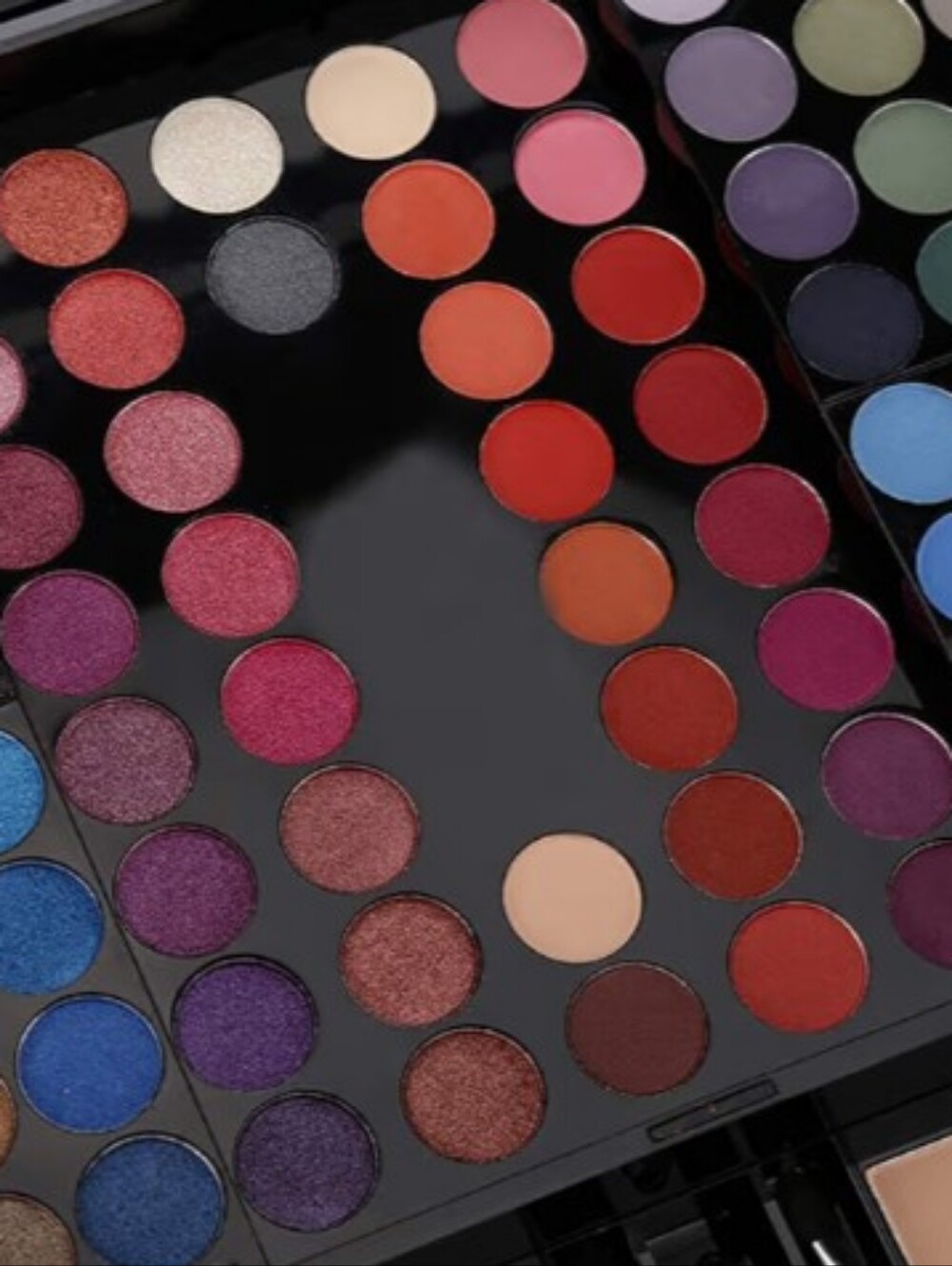 NWT 190 Color All In One Makeup Palette Set Professional Eyeshadow Face - Picture 3 of 4